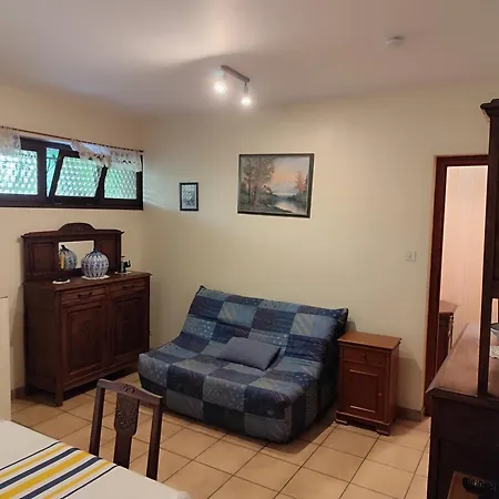 Le Jardin Des Souvenirs Apartment